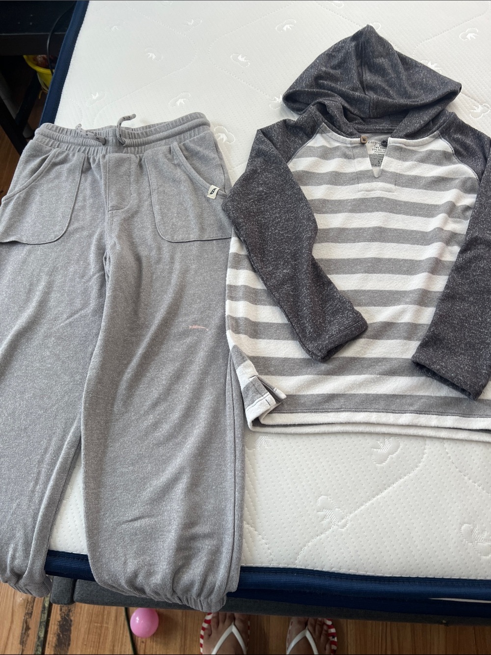 Easy Spirit Kids Gray Knit Jogger Pants - Light & Dark Gray